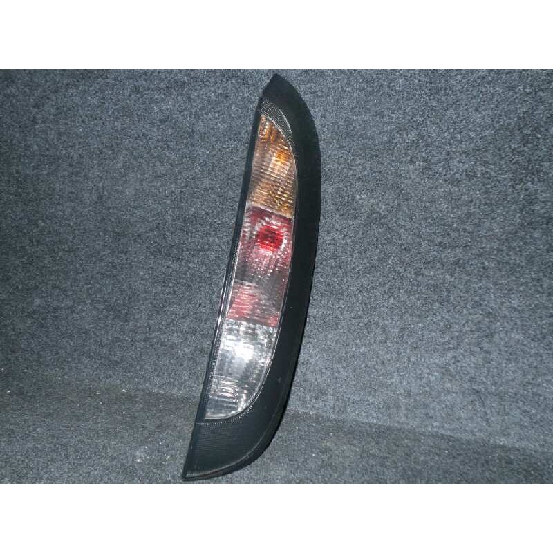 Recambio de piloto trasero derecho para opel corsa c 1.2 16v cat (z 12 xe / lw4) referencia OEM IAM  CORSA.C - 03-04 AHUMADO