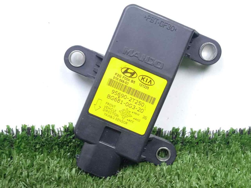 Recambio de centralita esp para hyundai i40 cw 1.7 crdi cat referencia OEM IAM 956902T250-BG6810G320  