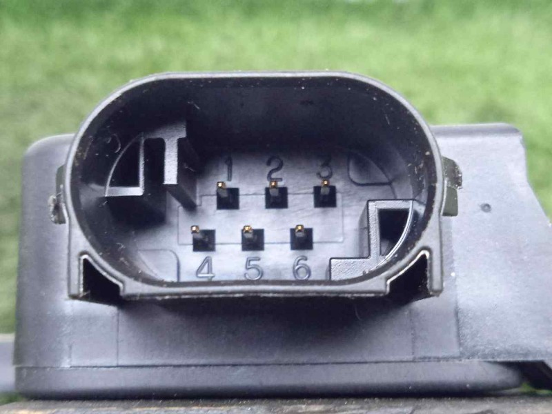 Recambio de centralita esp para hyundai i40 cw 1.7 crdi cat referencia OEM IAM 956902T250-BG6810G320  