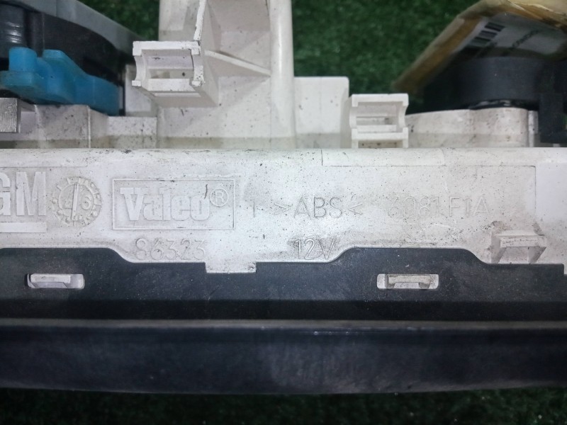 Recambio de mando calefaccion / aire acondicionado para opel vectra a referencia OEM IAM 6081F1A-86323 VECTRA.A 86323