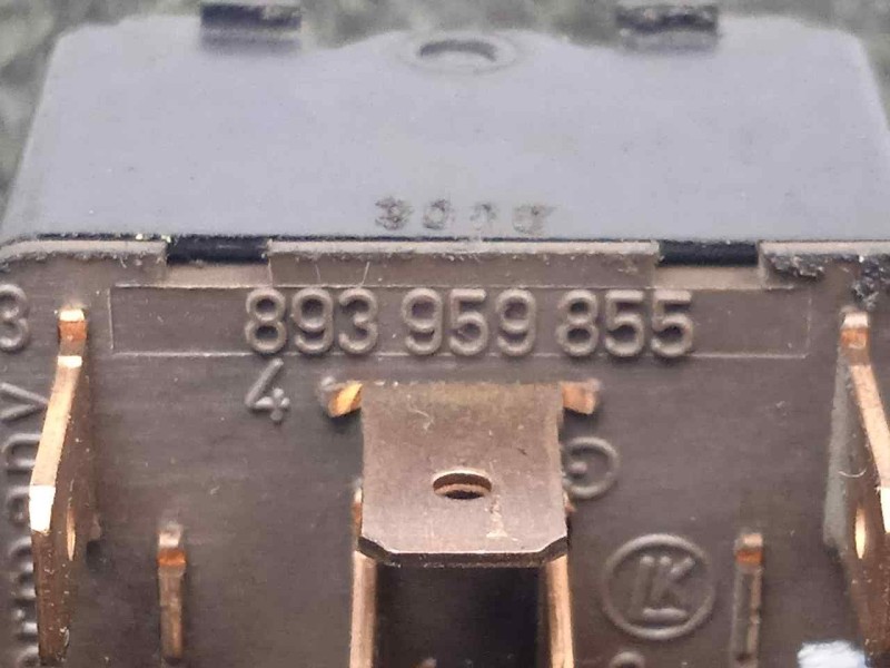 Recambio de mando elevalunas trasero izquierdo para audi 100 berlina (443) 2.2 referencia OEM IAM 893959855 5.PINES 