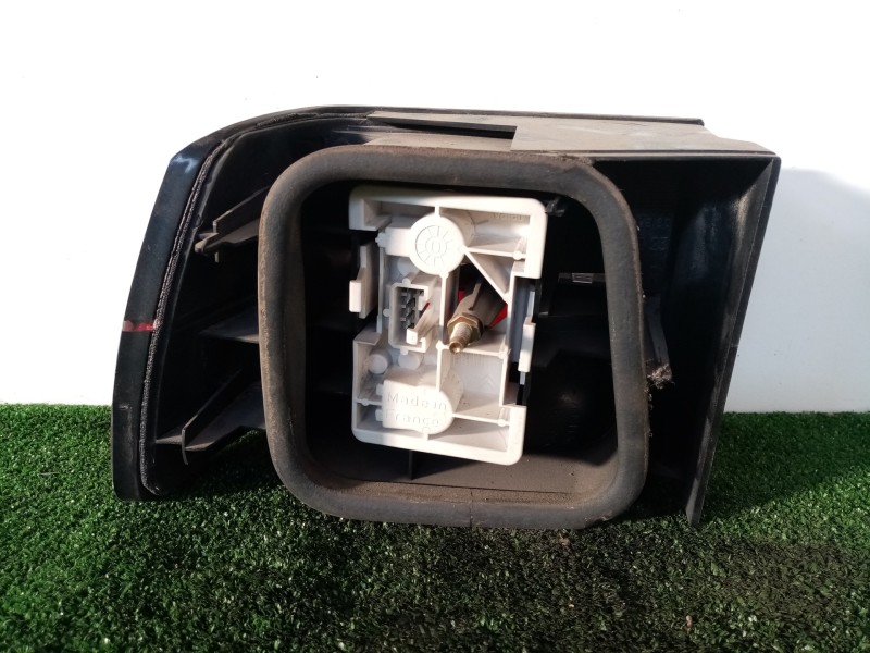 Recambio de piloto trasero derecho para citroën xantia berlina referencia OEM IAM   