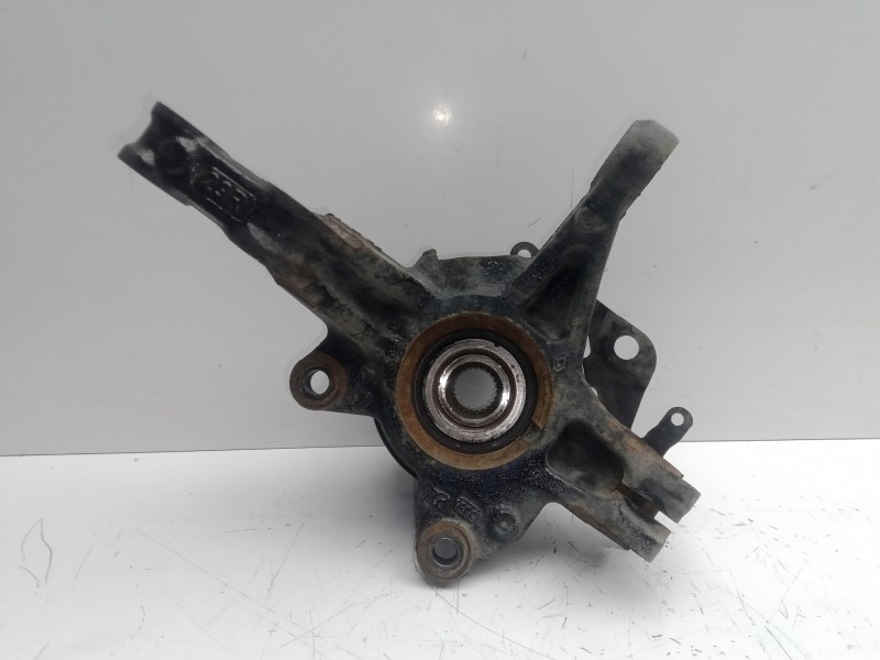 Recambio de mangueta delantera derecha para renault clio iv 1.2 tce energy referencia OEM IAM   