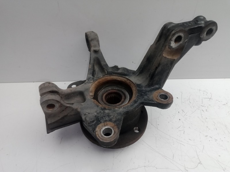 Recambio de mangueta delantera izquierda para renault clio iv 1.2 tce energy referencia OEM IAM   