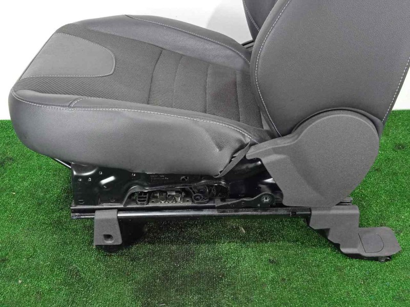 Recambio de asiento delantero derecho para ford kuga (cbs) 1.5 ecoboost cat referencia OEM IAM SINREFERENCIA CUERO - TELA 