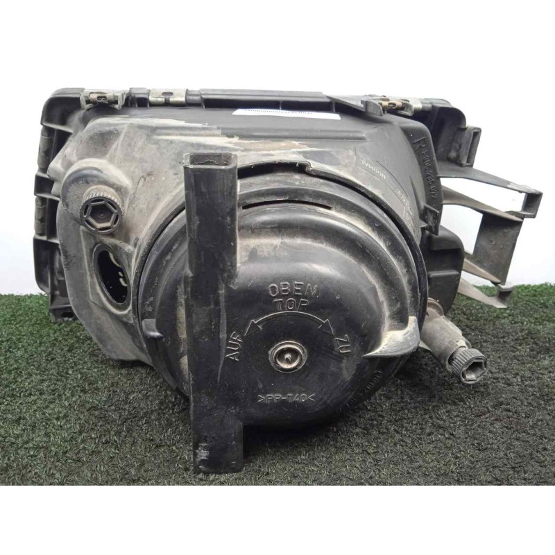 Recambio de faro derecho para audi 100 berlina (443) 2.2 referencia OEM IAM 1305363934  84-91