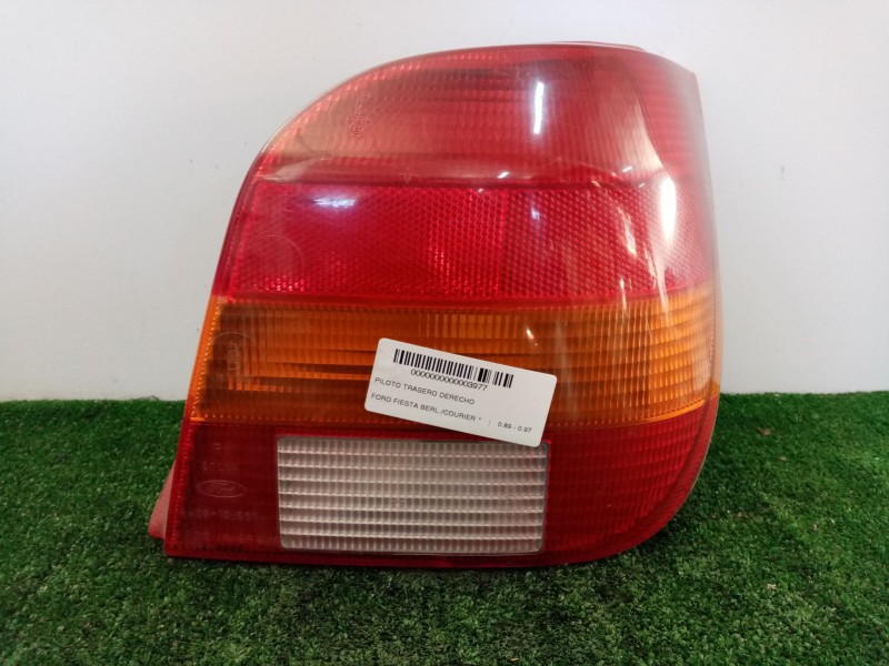 Recambio de piloto trasero derecho para ford fiesta berl./courier referencia OEM IAM  FIESTA.90 