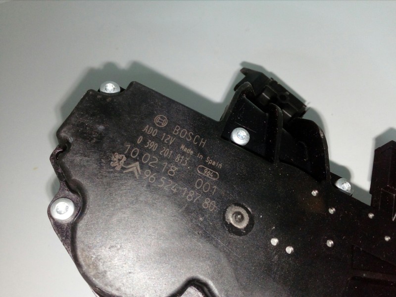 Recambio de motor limpia trasero para peugeot 207 referencia OEM IAM 0390201813-9652418780 BOSCH 3 PINES