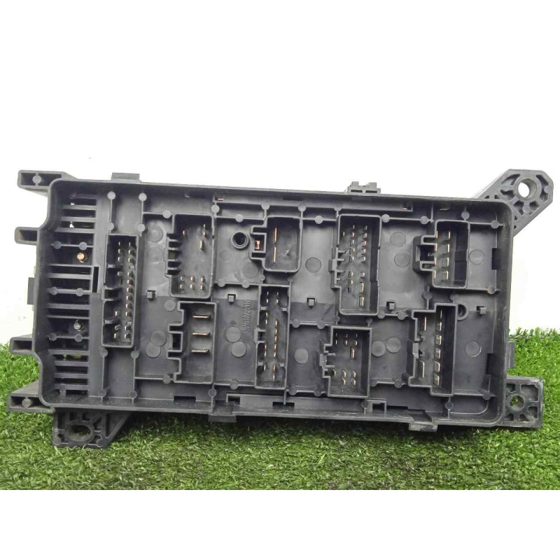 Recambio de caja reles / fusibles para kia carnival ii 2.9 crdi cat referencia OEM IAM 10040518038-0K53H66760  