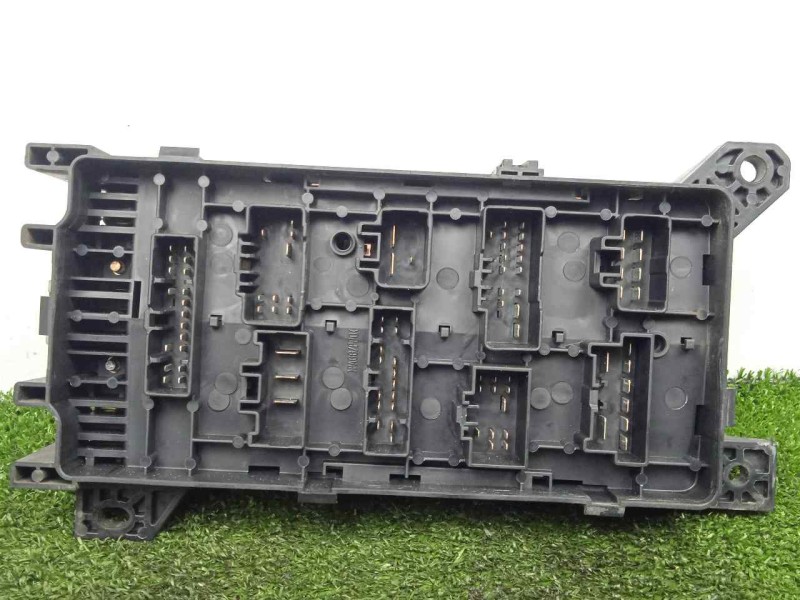 Recambio de caja reles / fusibles para kia carnival ii 2.9 crdi cat referencia OEM IAM 10040518038-0K53H66760  