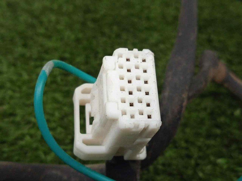 Recambio de mando volante para nissan x-trail (t32) 1.6 dci turbodiesel cat referencia OEM IAM 484304CB4A  