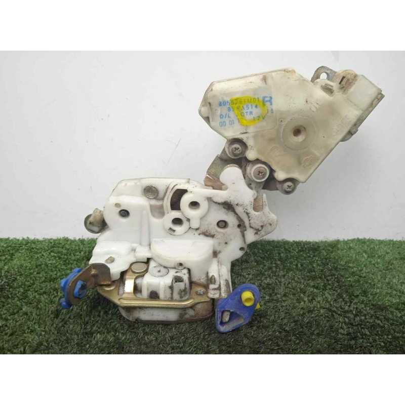 Recambio de cerradura puerta delantera derecha para nissan vanette cargo 2.3 diesel referencia OEM IAM 8055261U01 2.PINES 