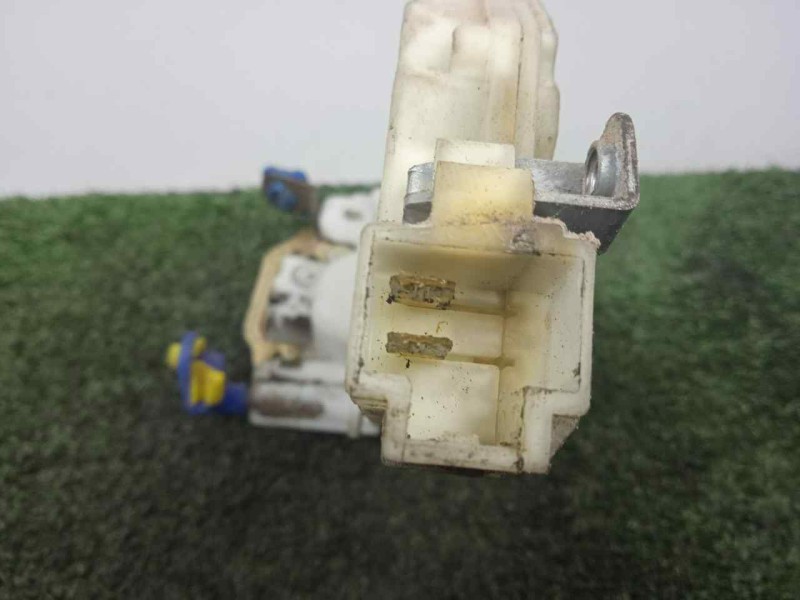 Recambio de cerradura puerta delantera derecha para nissan vanette cargo 2.3 diesel referencia OEM IAM 8055261U01 2.PINES 