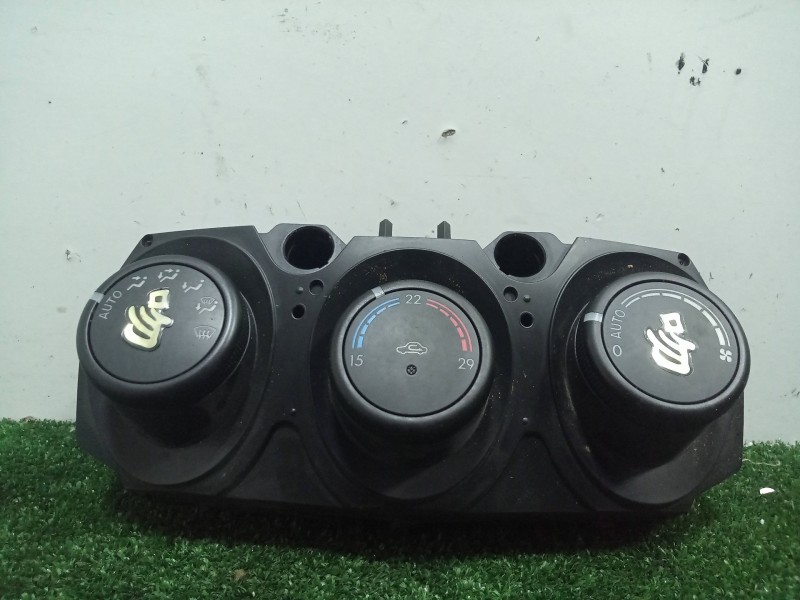 Recambio de mando calefaccion / aire acondicionado para mazda 2 berlina (dy) 1.4 cat referencia OEM IAM DF7361190E-40112  