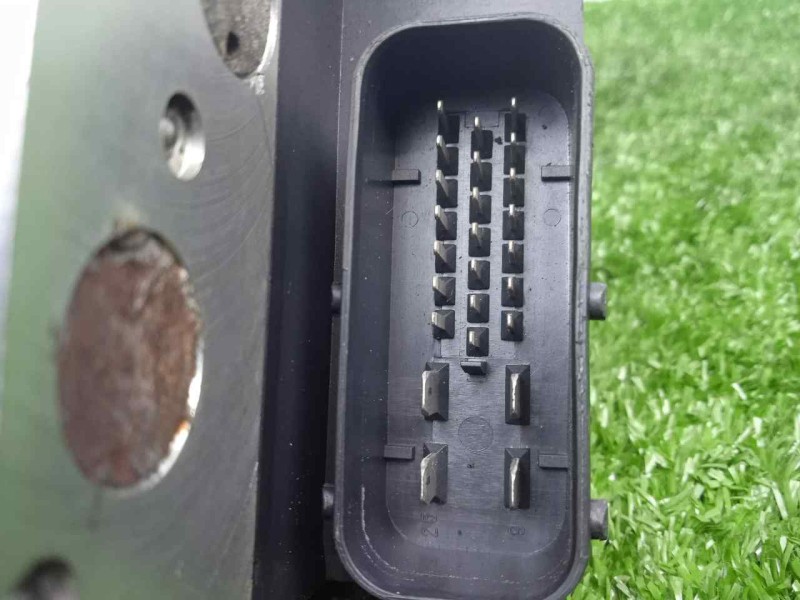 Recambio de abs para kia carens 2.0 crdi referencia OEM IAM 0K2FD437A0-0K2FD437A0-BH60113600 MANDO 