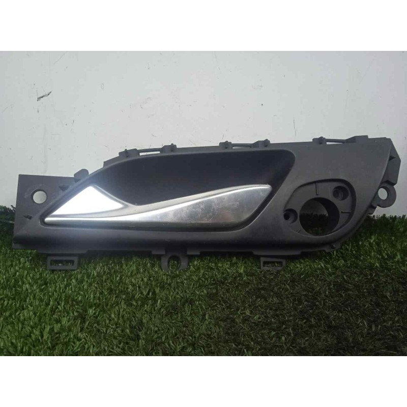 Recambio de maneta interior delantera izquierda para hyundai i40 cw 1.7 crdi cat referencia OEM IAM 2511172800  