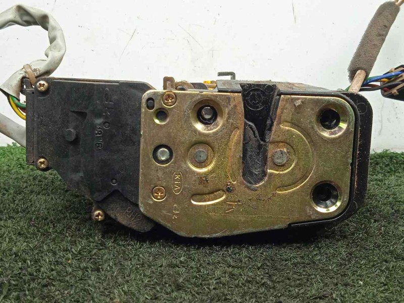 Recambio de cerradura puerta delantera derecha para kia carens 2.0 crdi referencia OEM IAM  02-06 
