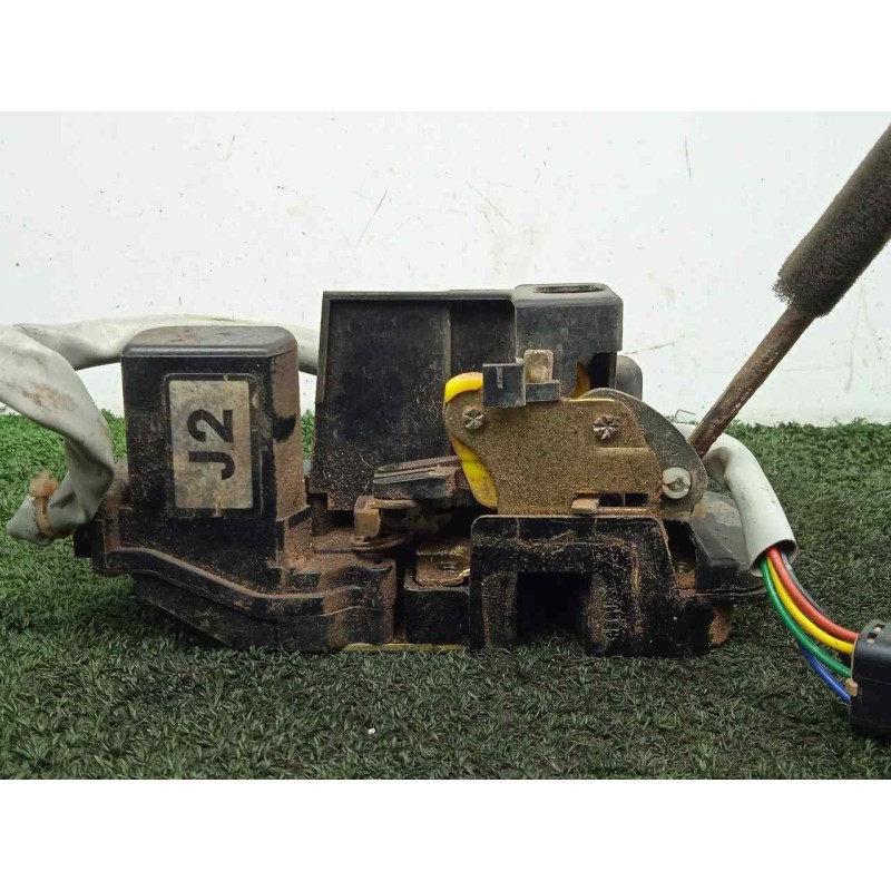 Recambio de cerradura puerta delantera derecha para kia carens 2.0 crdi referencia OEM IAM  02-06 