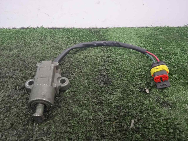 Recambio de interruptor para keeway rkv 125 c.c referencia OEM IAM SINREFERENCIA PATA.LATERAL 