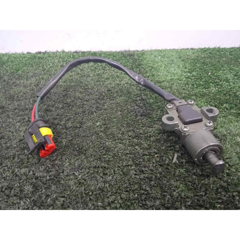 Recambio de interruptor para keeway rkv 125 c.c referencia OEM IAM SINREFERENCIA PATA.LATERAL 
