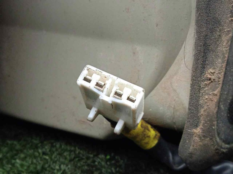 Recambio de piloto trasero izquierdo para kia carens 2.0 crdi referencia OEM IAM  02-06 EXTERIOR