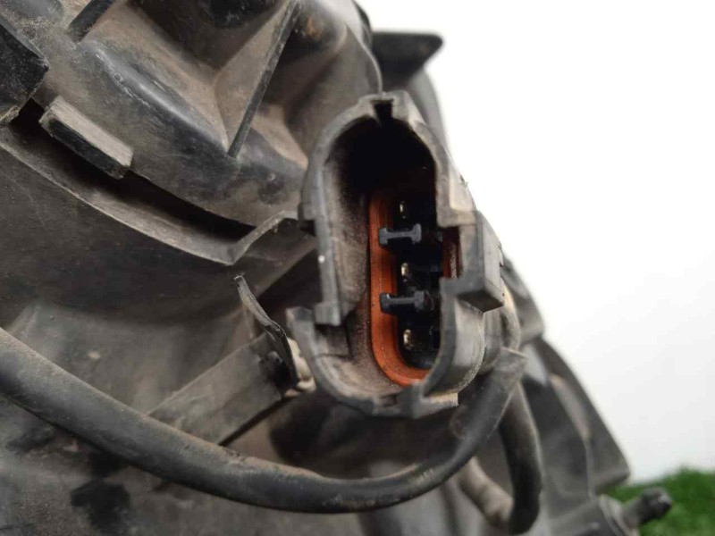 Recambio de faro derecho para kia carens 2.0 crdi referencia OEM IAM  02-06 PARA.PULIR