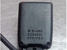 Recambio de enganche cinturon delantero derecho para toyota auris 1.6 16v cat referencia OEM IAM E034501   2
