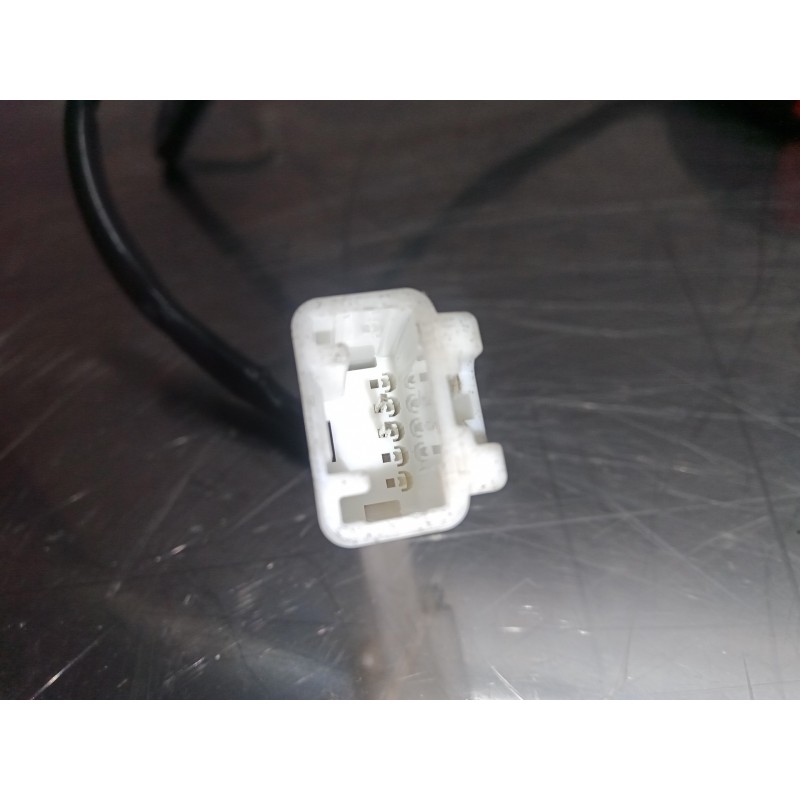 Recambio de enganche cinturon delantero derecho para toyota auris 1.6 16v cat referencia OEM IAM E034501  