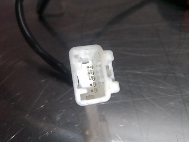 Recambio de enganche cinturon delantero derecho para toyota auris 1.6 16v cat referencia OEM IAM E034501  