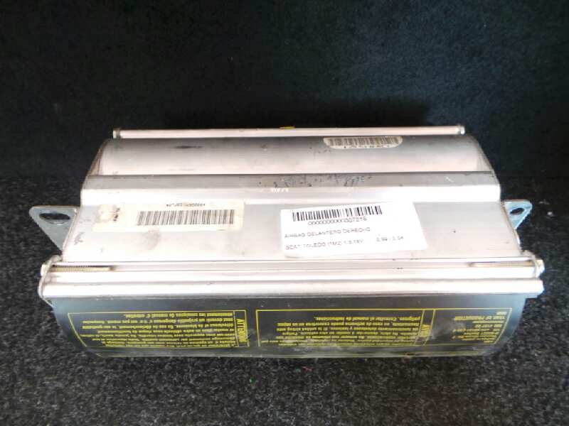 Recambio de airbag delantero derecho para seat toledo (1m2) 1.6 16v referencia OEM IAM 002QEM1S0FL0-1827101032-1828101027  