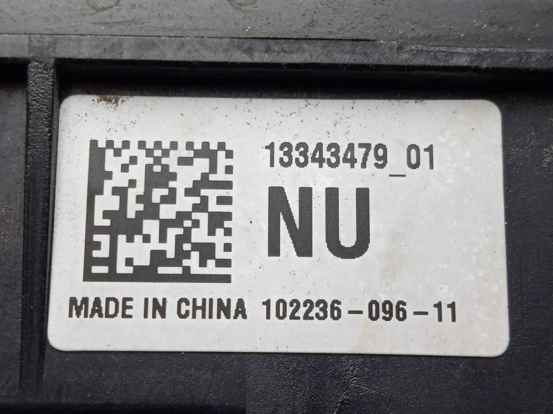 Recambio de caja reles / fusibles para opel insignia berlina 2.0 cdti cat referencia OEM IAM 1334347901-10223609611  