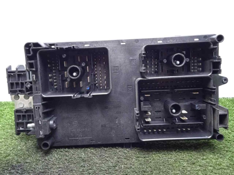 Recambio de caja reles / fusibles para opel insignia berlina 2.0 cdti cat referencia OEM IAM 1334347901-10223609611  