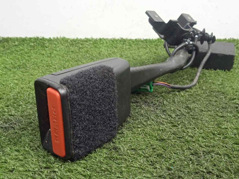 Recambio de enganche cinturon delantero derecho para land rover evoque 2.2 td4 cat referencia OEM IAM BJ3261208BC8PVJ-621523500C