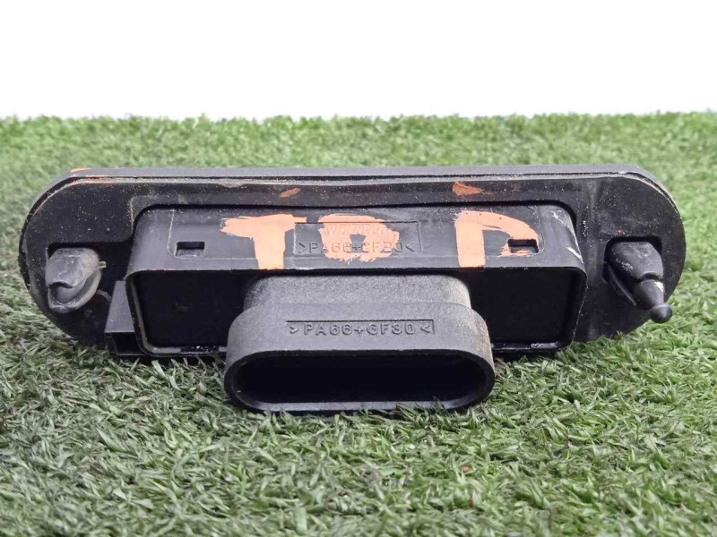 Recambio de interruptor para iveco daily furgón 2.3 diesel referencia OEM IAM 69500120 CONECTOR PUERTA TRASERA DERECHA PORTON 