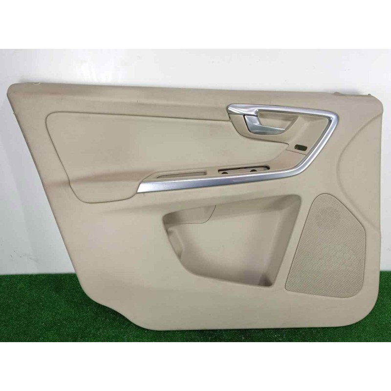 Recambio de guarnecido puerta delantera izquierda para volvo xc60 2.0 diesel cat referencia OEM IAM 39818736 BEIGE 