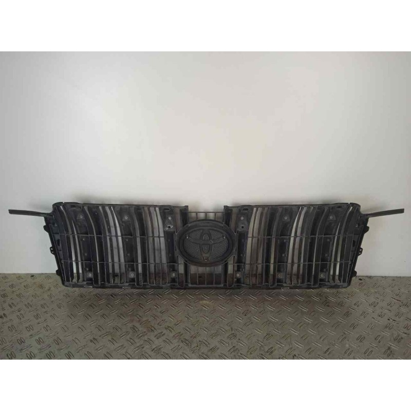 Recambio de rejilla delantera para toyota land cruiser (j15) 3.0 turbodiesel cat referencia OEM IAM 5310160660  