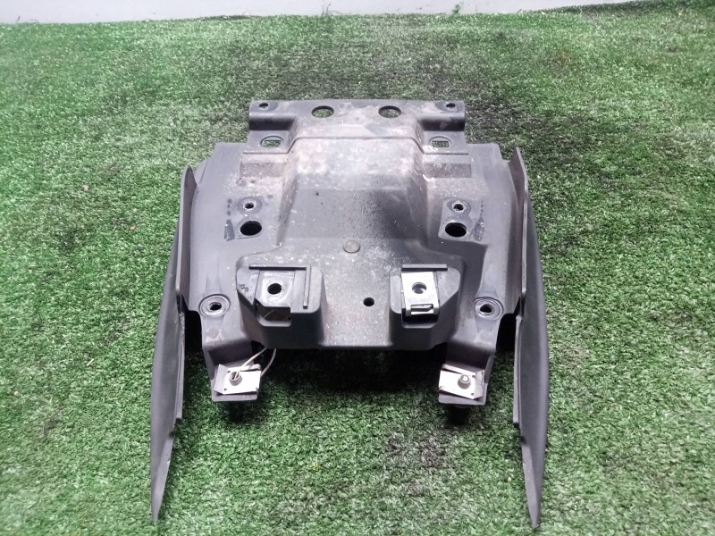 Recambio de moldura para bmw f 650 referencia OEM IAM 46622346389 R13 - 00-06 