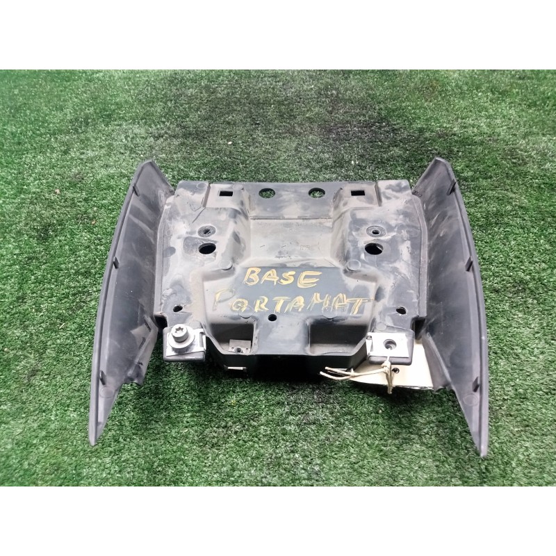 Recambio de moldura para bmw f 650 referencia OEM IAM 46622346389 R13 - 00-06 