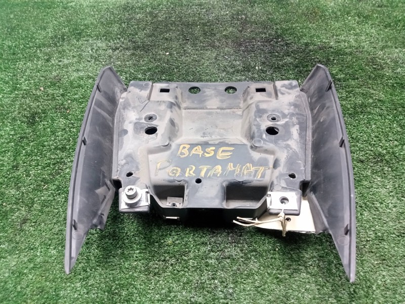 Recambio de moldura para bmw f 650 referencia OEM IAM 46622346389 R13 - 00-06 