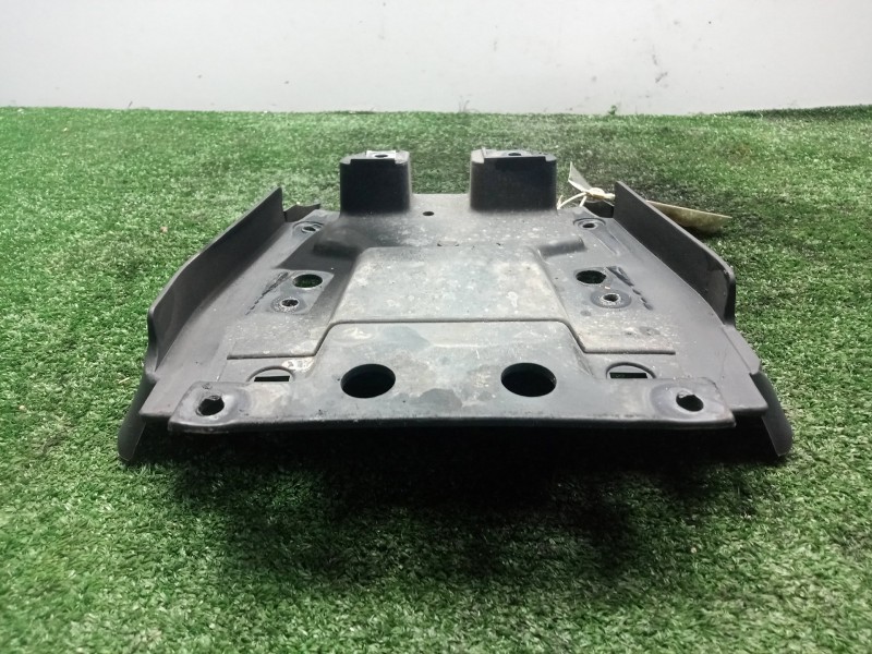 Recambio de moldura para bmw f 650 referencia OEM IAM 46622346389 R13 - 00-06 