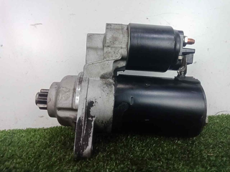 Recambio de motor arranque para volkswagen polo (9n1) 1.2 12v referencia OEM IAM 6010138 10.DIENTES 
