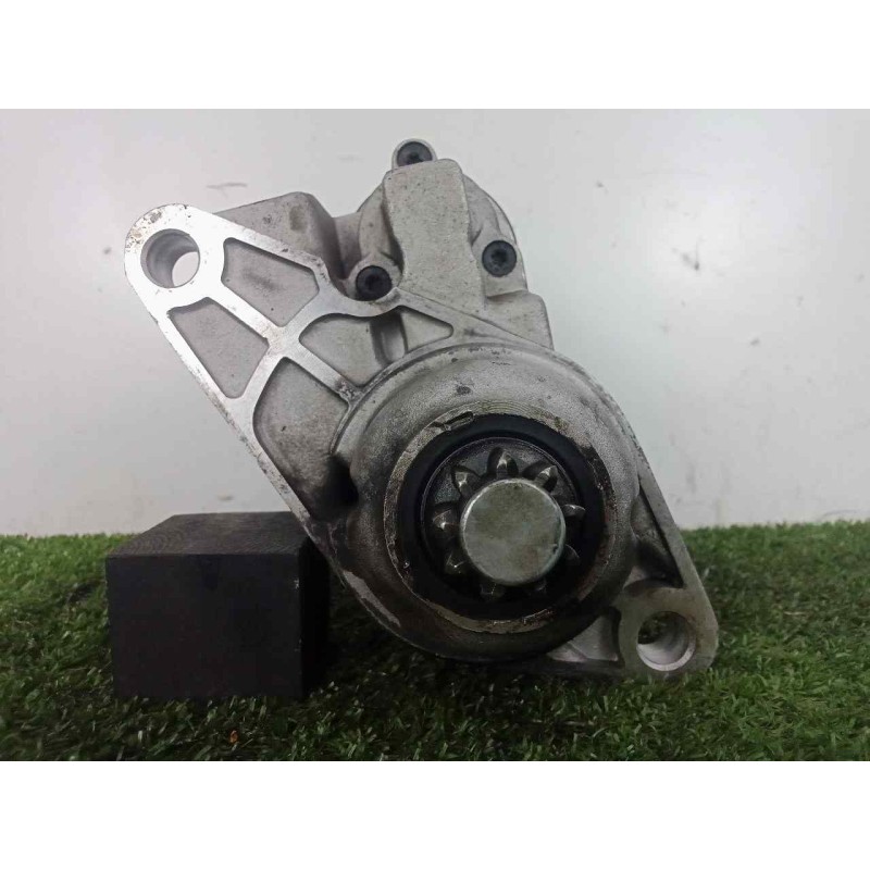 Recambio de motor arranque para volkswagen polo (9n1) 1.2 12v referencia OEM IAM 6010138 10.DIENTES 
