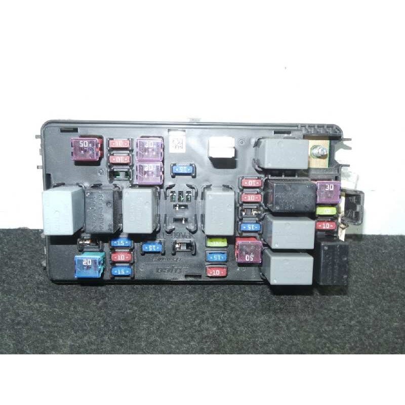 Recambio de caja reles / fusibles para chevrolet aveo 1.4 cat referencia OEM IAM 96867123PJ-AK62853-A7123PJJ6250051-10256D  TYCO