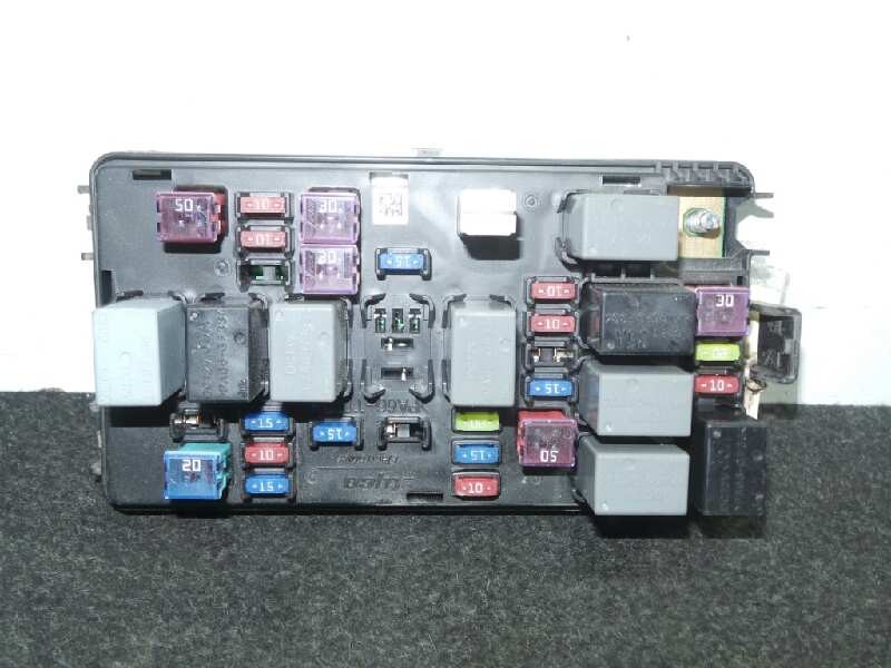 Recambio de caja reles / fusibles para chevrolet aveo 1.4 cat referencia OEM IAM 96867123PJ-AK62853-A7123PJJ6250051-10256D  TYCO