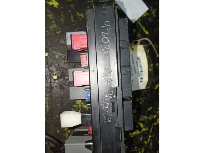 Recambio de caja reles / fusibles para chevrolet aveo 1.4 cat referencia OEM IAM 96867123PJ-AK62853-A7123PJJ6250051-10256D  TYCO