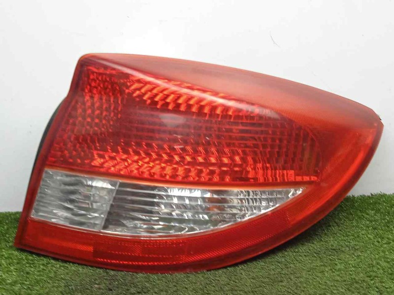 Recambio de piloto trasero derecho para kia rio 1.3 cat referencia OEM IAM  02-05 