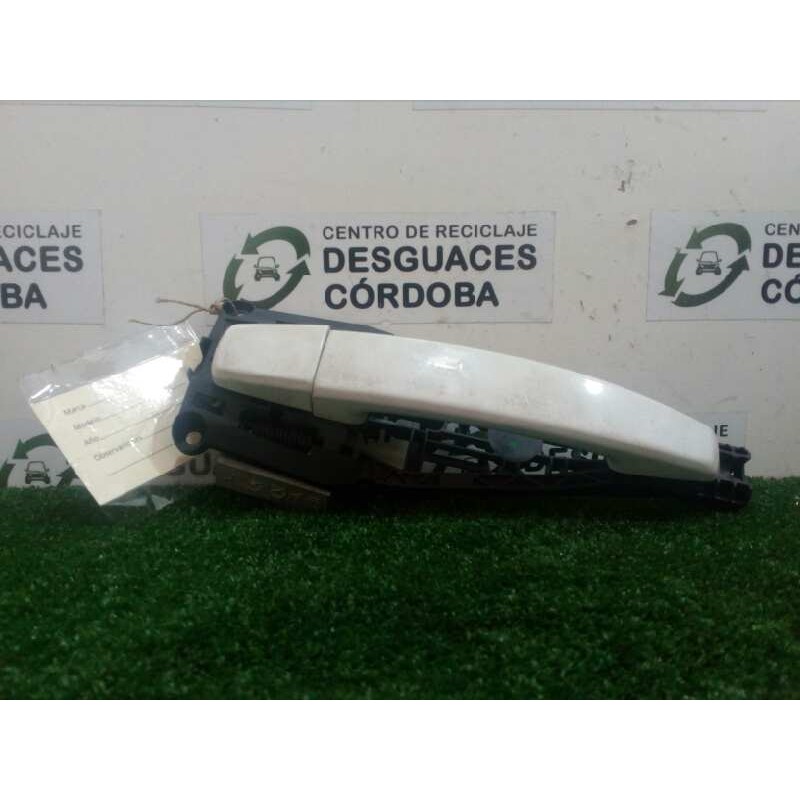 Recambio de maneta exterior trasera izquierda para opel insignia berlina 2.0 cdti referencia OEM IAM SINREFERENCIA  BLANCA
