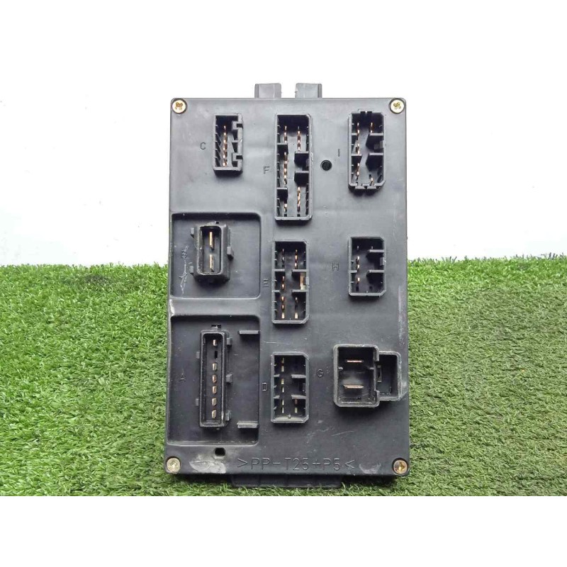 Recambio de caja reles / fusibles para iveco eurocargo (02 - 08) 5.9 d - 100 e 18 referencia OEM IAM SINREFERENCIA  