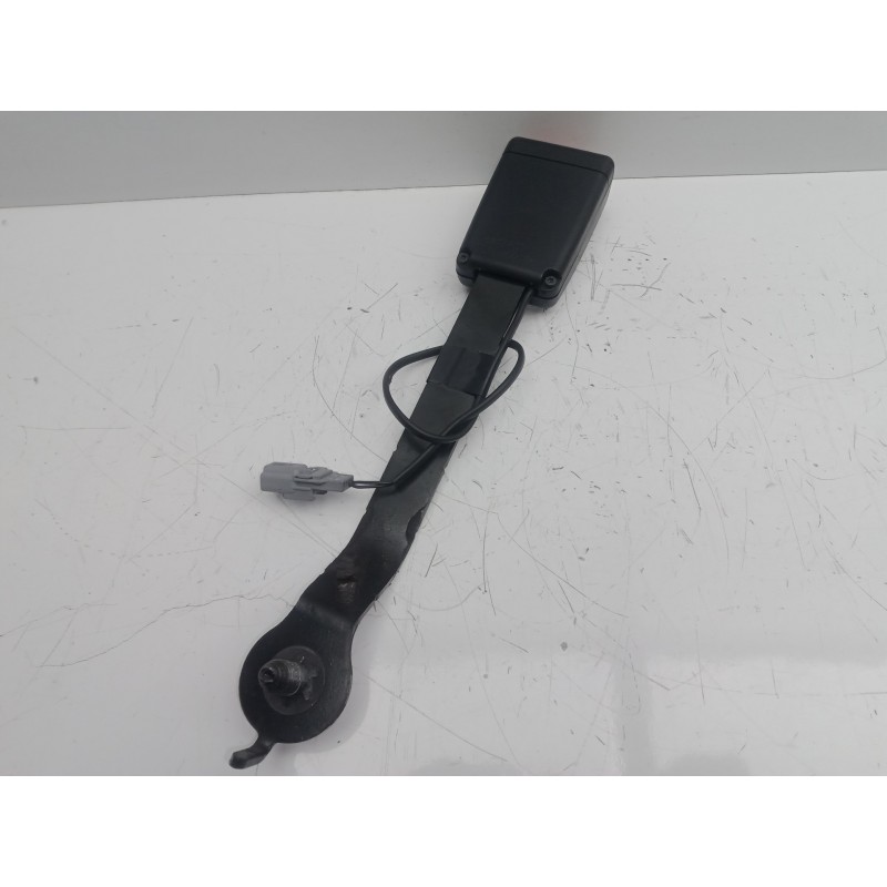 Recambio de enganche cinturon delantero derecho para renault clio iv 1.2 16v referencia OEM IAM 878177659R 2.PINES 