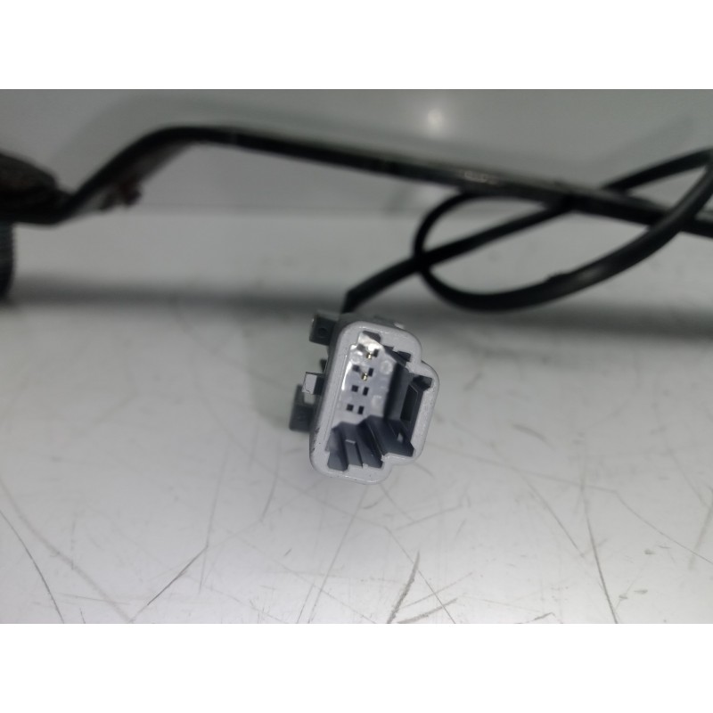 Recambio de enganche cinturon delantero derecho para renault clio iv 1.2 16v referencia OEM IAM 878177659R 2.PINES 